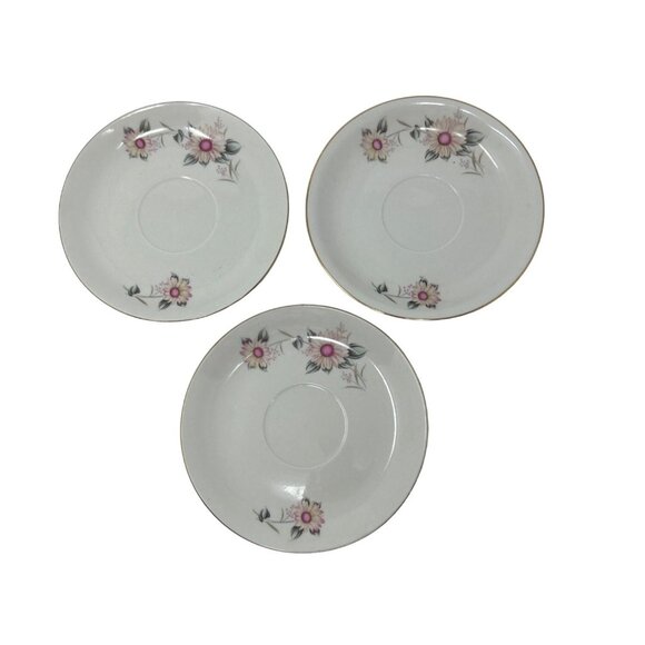 6 China Saucers and 1 Dessert Plate - Vintage - Floral Prints - Picture 5 of 8